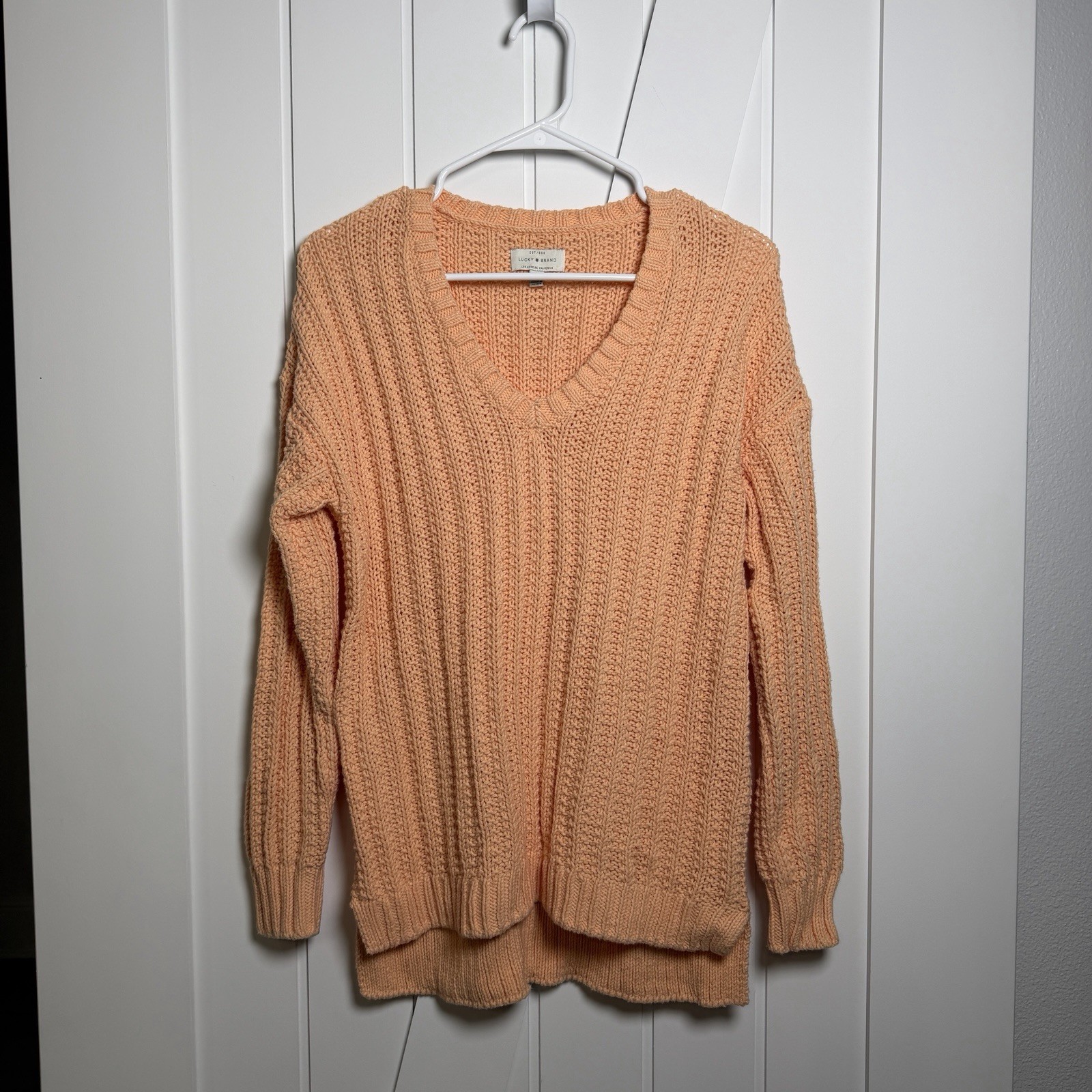 Lucky Brand Womens V Neck Chunky Knit Sweater Size Medium Peach/Orange Cozy
