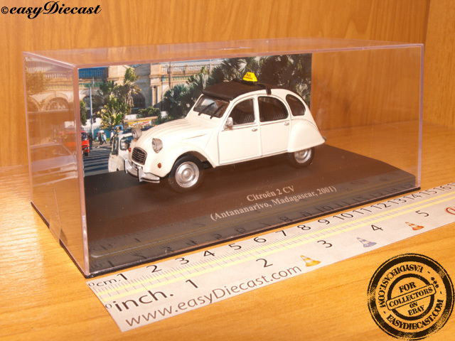 Modèle Réduit CITROËN 2CV Taxi Antananarivo Madagascar 2001 - Échelle 1:43 - Marque Altaya/IXO - NEUF