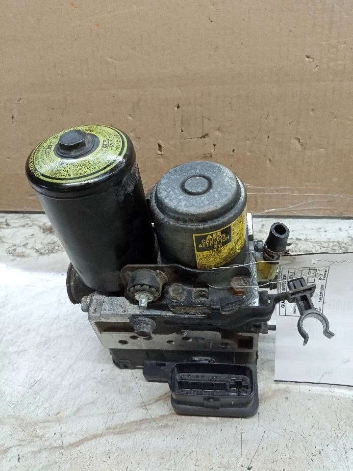 Used ABS Pump and Motor Assembly fits: 2008 Lexus RX400H Actuator and Pump Assem Foto 2 de 4