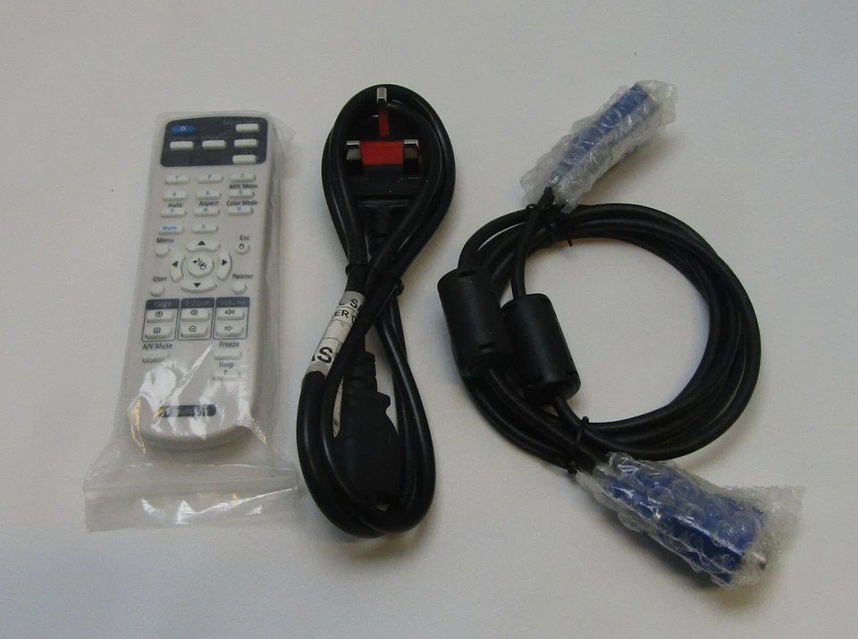 Epson EB-570 XGA HDMI VGA Ultra Short Throw 2700 Lumens Projector Bundle - Image 2 of 4