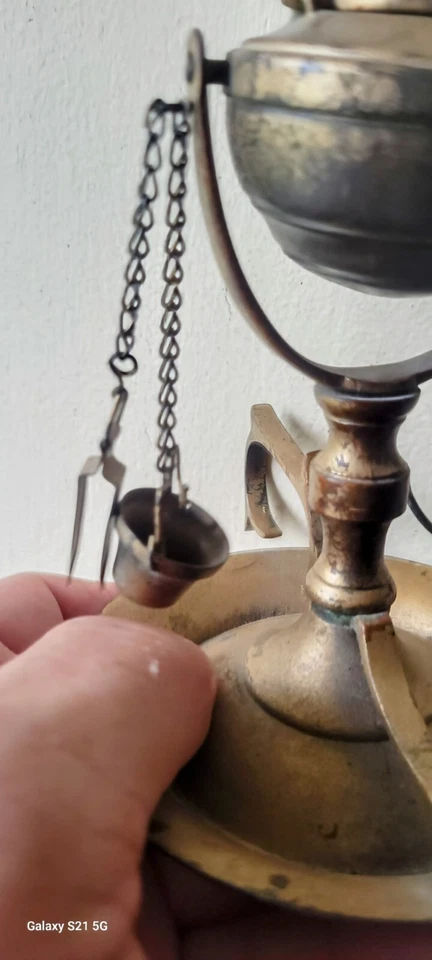 ANTIGUO QUEMADOR DE LÁMPARA DE ACEITE DE BALLENA DE ALFALFA DE LATÓN CON 4 HERRAMIENTAS - ¡INUSUAL! Foto 3 de 4