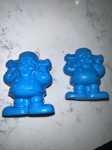 2 Vtg Cap'n Crunch Mini Figure Cereal Premium water Squirter’s 1989 Toy