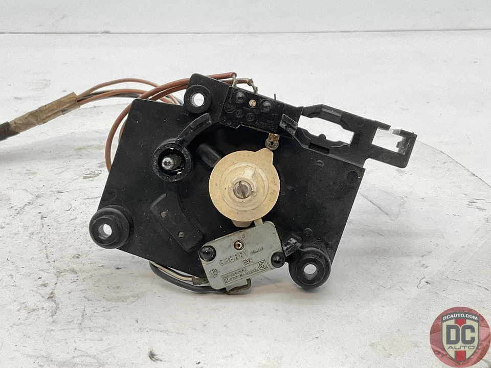 Переключатель управления обогревателем 1985-1989 Porsche 911 Carrera 91165904503 127563 - Изображение 2 из 4