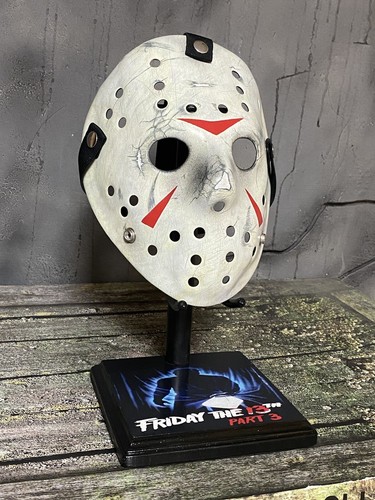 Supreme Jason Mask With Display Stand Friday The 13th Part 3 Voorhees Replica - Picture 3 of 9