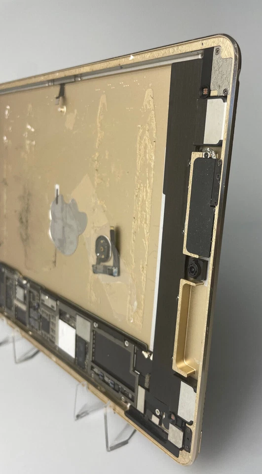 Apple iPad Pro 9.7 256GB Gold - Spares + Repairs Ref1307 - Image 2 of 4