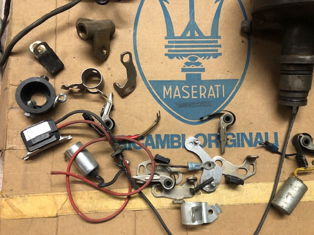 Maserati Ghibli Bora Mexico Bosch Ignition Distributor Part# 0231127004 complete
