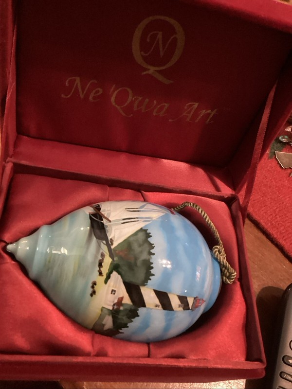 NE'QWA  Art. HAND PAINTED Sailing And Light House  ORNAMENT VELVET BOX
