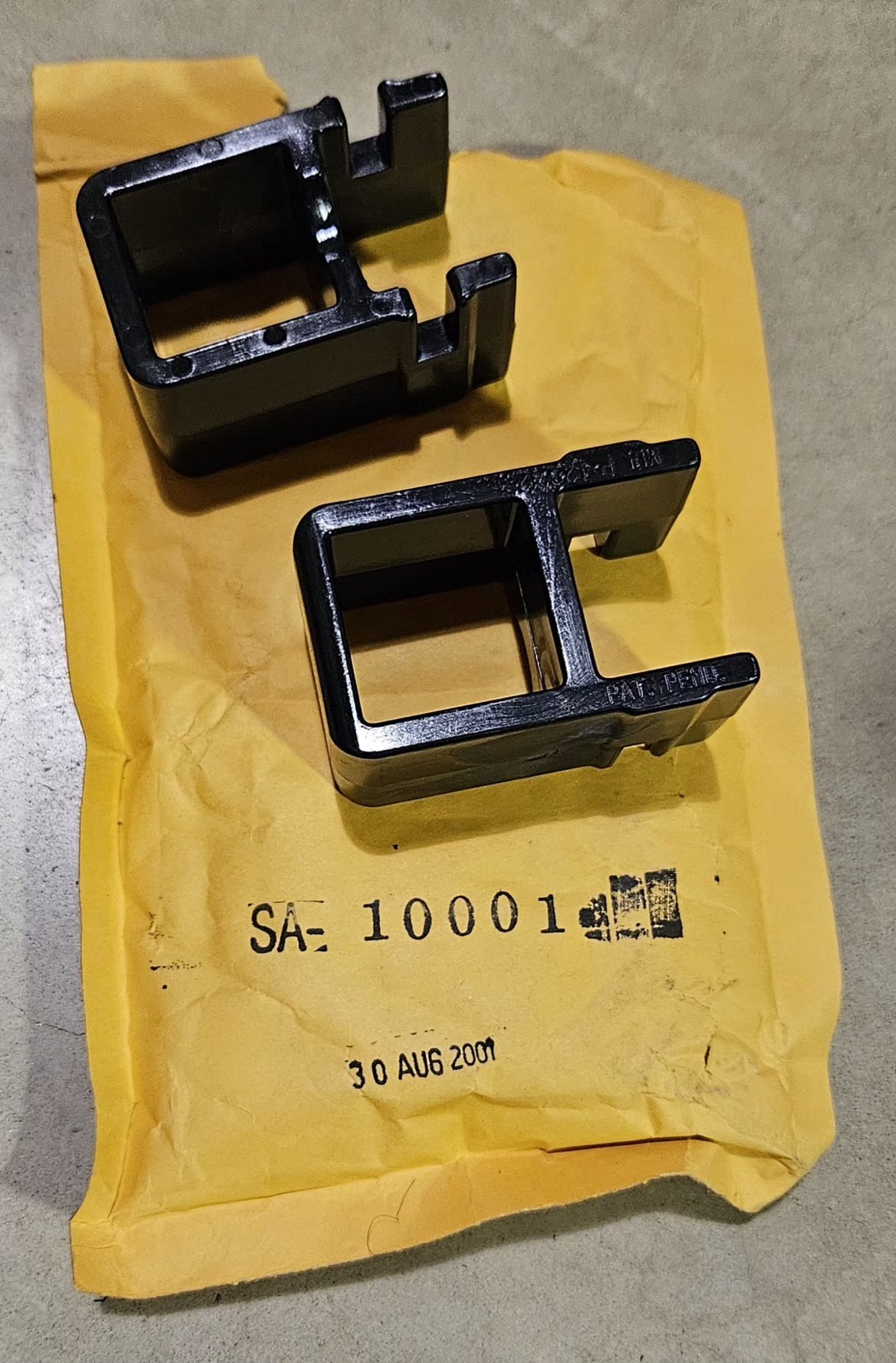 NEW MDI #SA-10001 ROLL-UP SIGN MOUNTING BRACKET 50SM (PLASTIC)