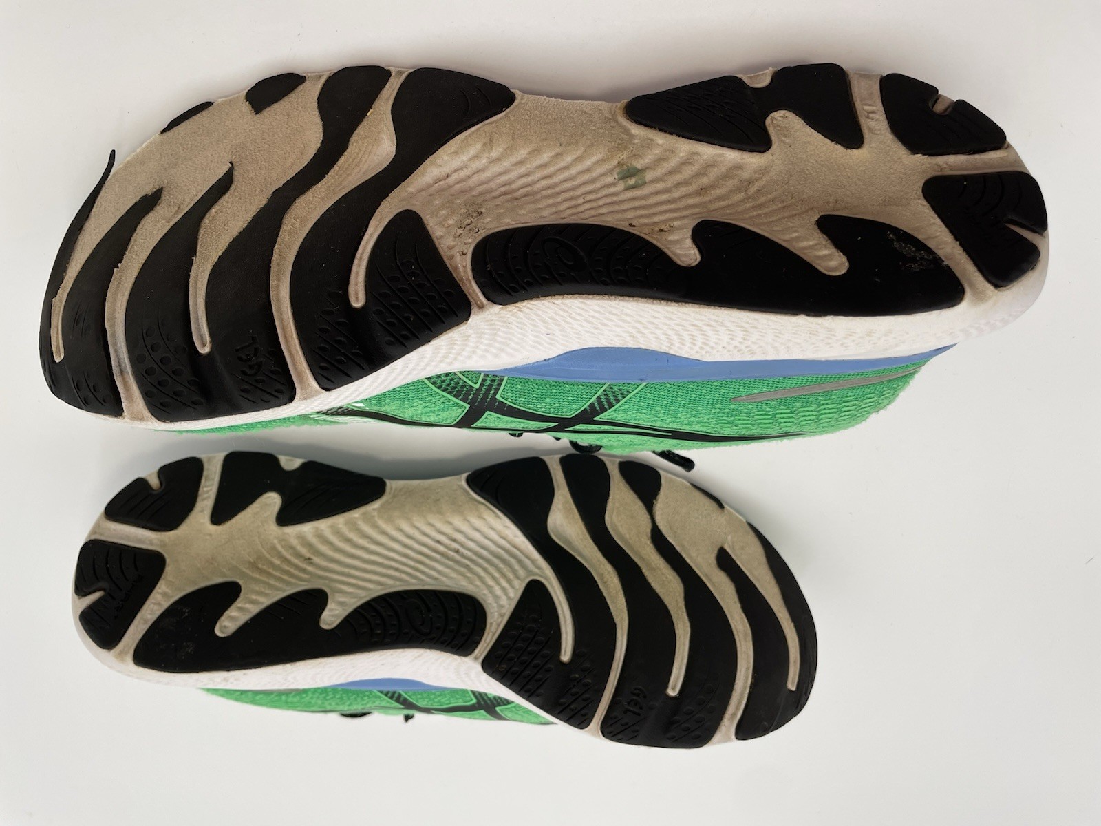 Asics Gel-Cumulus Running Shoe Mens Size 10  Green Blue White 1011B481 thumbnail 5