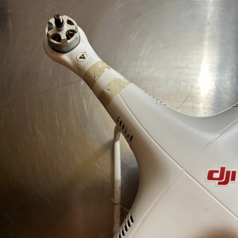 DJI Phantom 2 PZ331 drone For Parts - Image 2 of 4