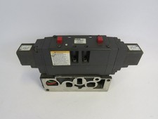 Parker 4511BF20ABAA53 Solenoid Valve w/ Base 40-150PSI USED