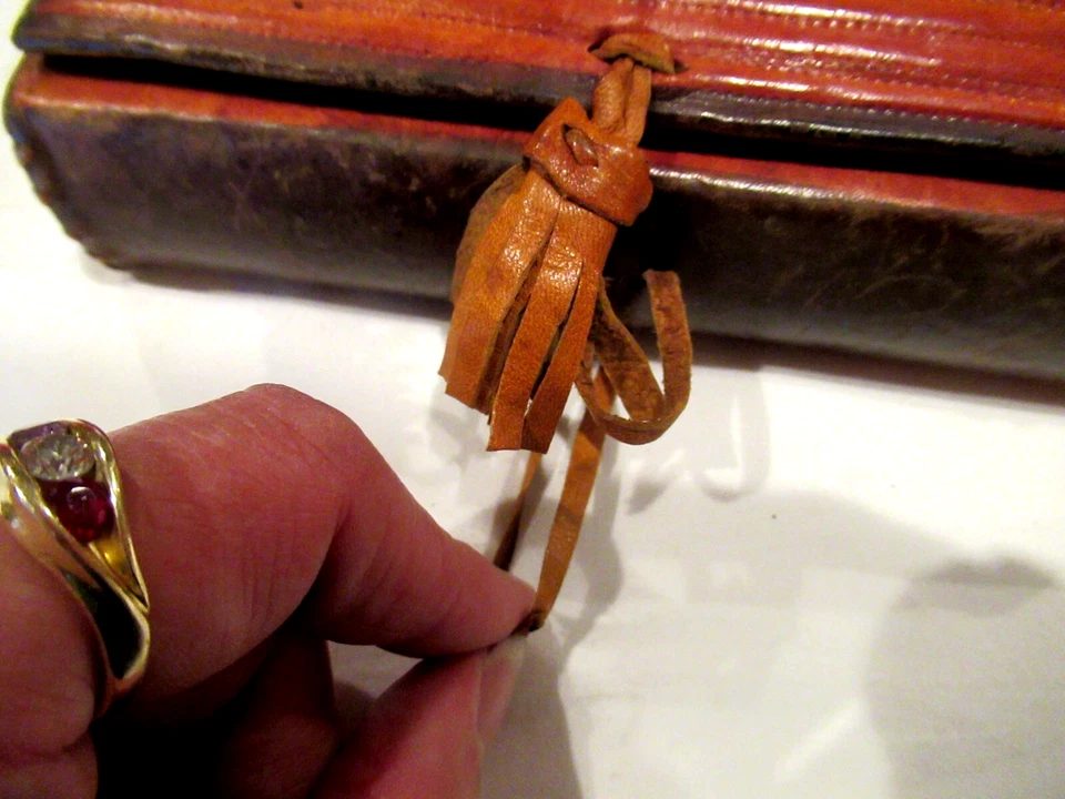 Bolsa caixa de couro marrom e vermelha, vintage, peça de arte pintada à mão - Imagem 3 de 4