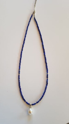 Silberpfeil Handgearbeitetes Lapislazuli mit Perlanhänger - Collier