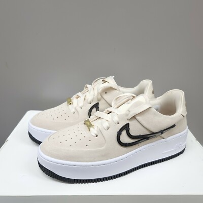 NIKE AIR FORCE 1 SAGE LOW LX 