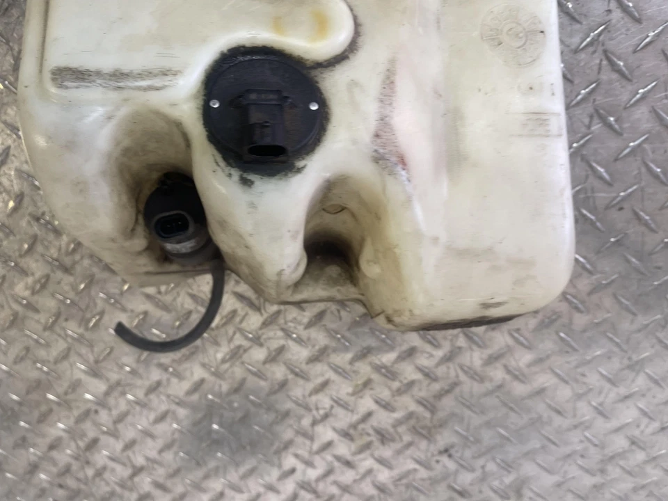 Botella lavadora parabrisas Buick Roadmaster 1991-1993 probada por fabricante original Foto 4 de 4