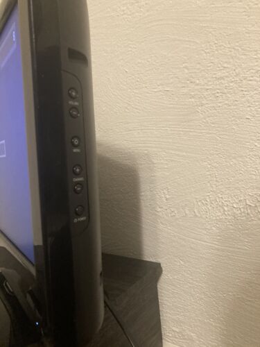 Philips 19-Inch 720p LCD HDTV w/ Remote Gaming TV 19PFL3504D/F7 *Tested Working* - Picture 7 of 9