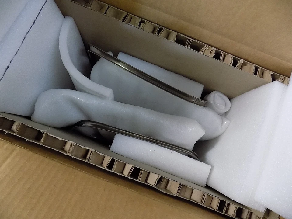 1950 Studebaker Commander Rear Glass and Trim - Image 2 of 4