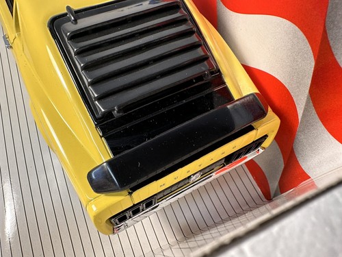 Ertl 1970 Ford Boss 302 Mustang Grabber Yellow (no shaker) 1:18 Diecast #7484 - 第 9/12 張圖片