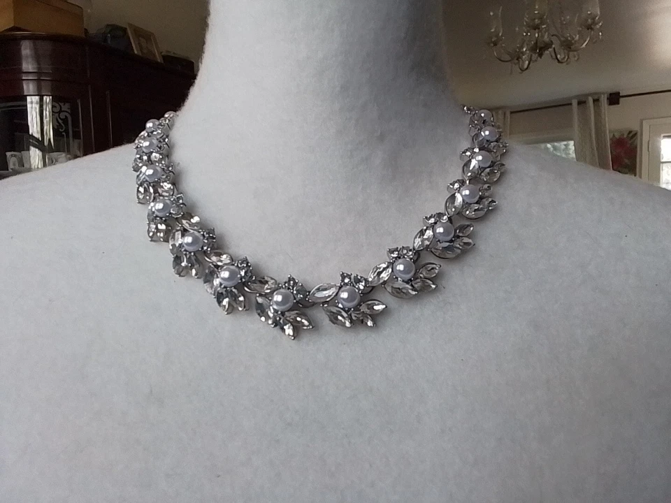 Collar de imitación de perlas de diamantes de imitación de diamantes de imitación de diamantes de imitación de moda vintage Vera Wang Foto 3 de 4