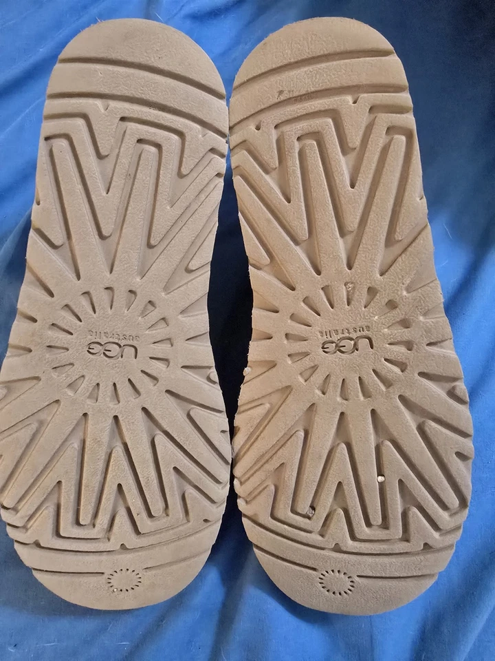 Botas de invierno UGG Classic Short II para mujer talla 8 azul leopardo Foto 2 de 4