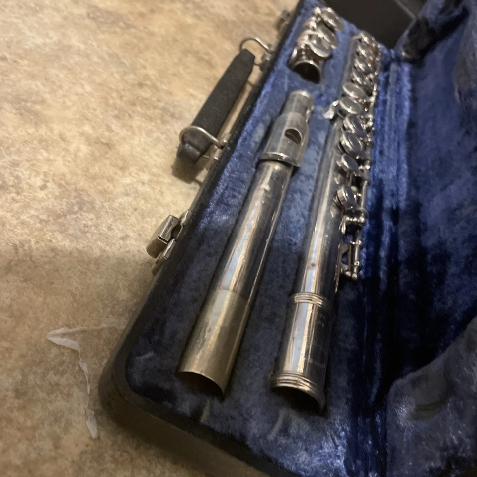 Flauta Armstrong con estuche rígido. Hecho en USA Foto 3 de 3