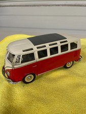 Maisto Volkswagen Van Samba Collectible Car 125 Scale Maisto Volkswagen Van Samba Collectible Car 125 Scale