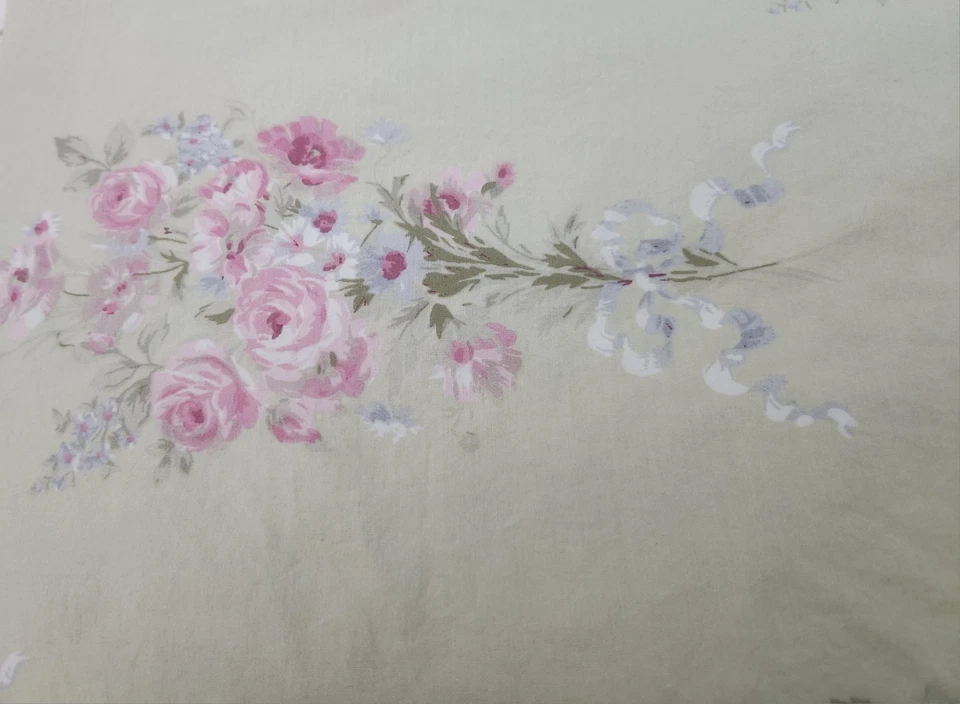 SIMPLEMENTE SHABBY CHIC COMPLETO/QUEEN CINTAS Y ROSAS EDREDÓN FLORAL CON VOLANTES Y FUNDAS Foto 4 de 4