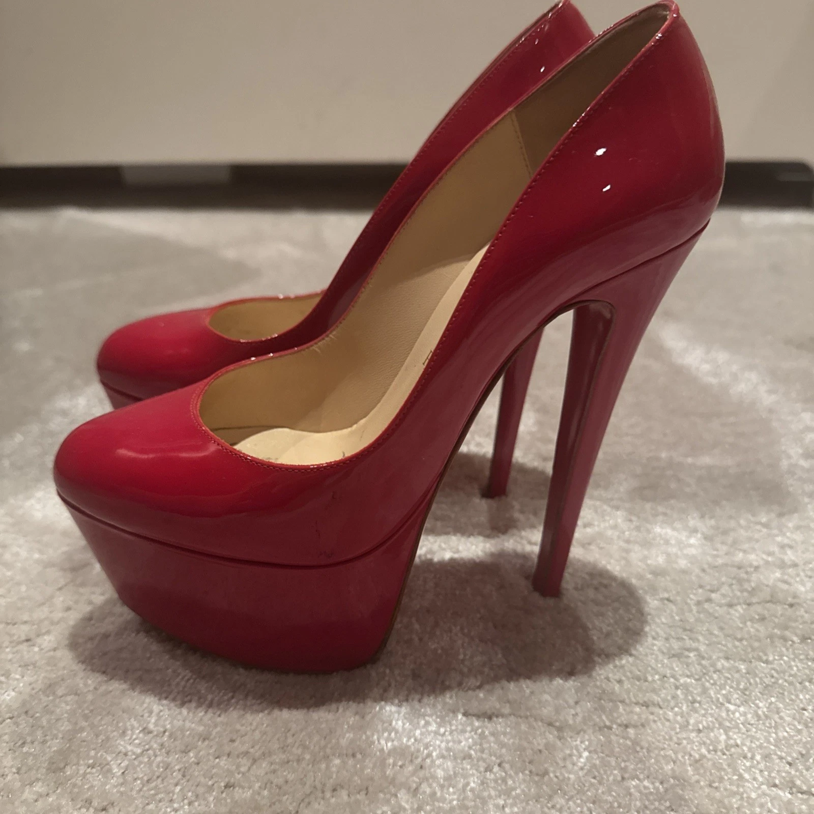 Christian Louboutin — Christian Louboutin High Heels/Round Toe/Pumps/37.5/Red/Enamel