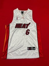 LeBron James Memorabilia Falls Further Behind Kobe Bryant, Michael Jordan 19