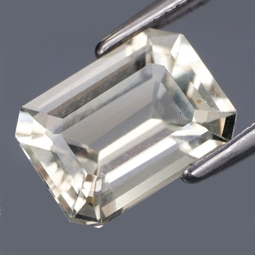 1,85Ct. Hinzende Farbe! Natürlicher gelber Skapolith Tansania perfekte Form & SAUBER