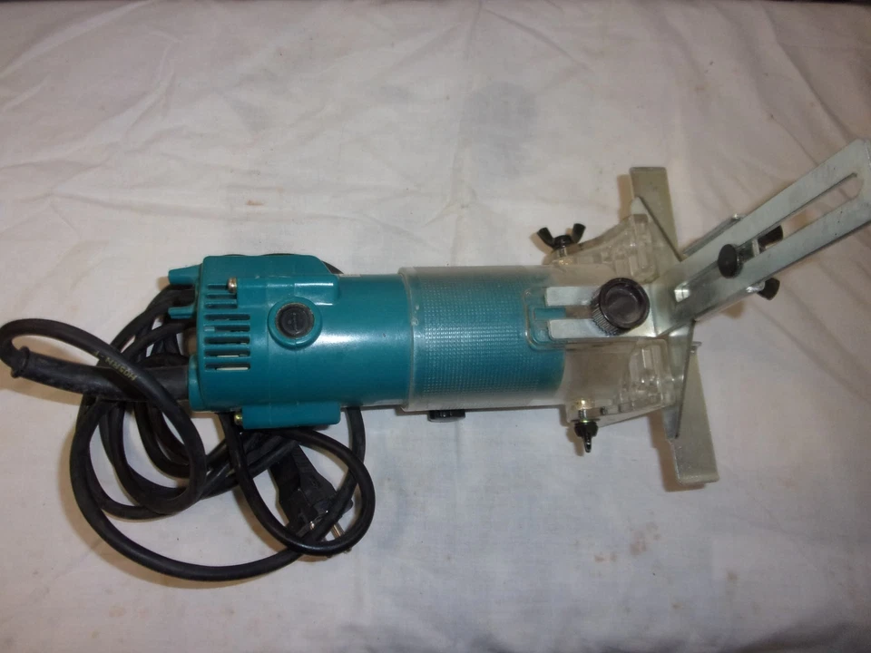 MAKITA 3704 Outcrop Groove Milling Machine - Image 3 of 4