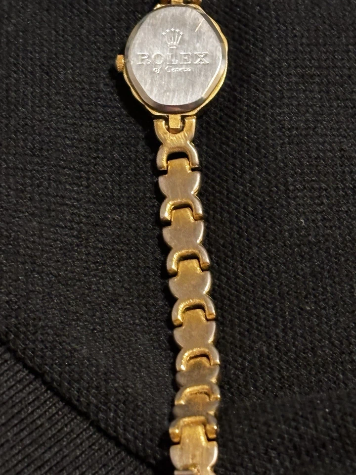Reloj de cuarzo vintage estilo Rolex para dama en tono dorado y plateado - Funciona Foto 3 de 4