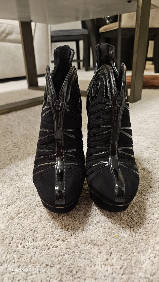 Botines Brian Atwood Negro Figara Gamuza Patente Plataforma Circo Talla 5.5 Foto 2 de 4