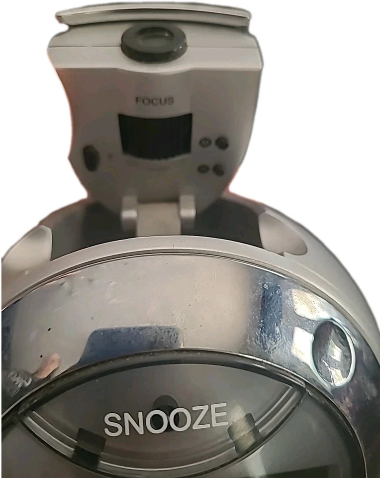 Jensen JCR-220 Projection Clock Radio Alarm in White & Silver  - Image 4 of 4