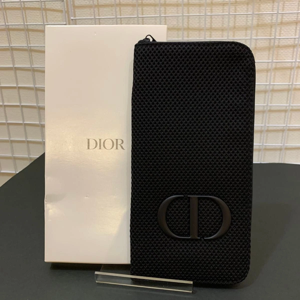objet de beauté Christian Dior pochette cosmétique pochette brosse noir