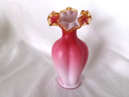 Vintage PINK SATIN WHITE CASED 6 1/4" RUFFLED VASE w/ AMBER CREST - Fenton ?