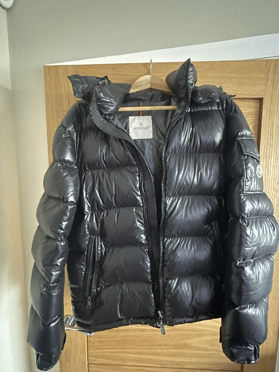 Moncler Maya Short Down Jacket Size 3 Gloss Black used | eBay Moncler Maya Short Down Jacket Size 3 Gloss Black used | eBay