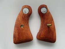 Grips For Colt Diamondback D Frame Short Butt Hardwood All Checkered Wood02