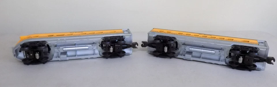 Williams Trains Rio Grande O-27 Streamliner 4 Car Passenger Set Stock #STRO2716 - Image 3 of 4