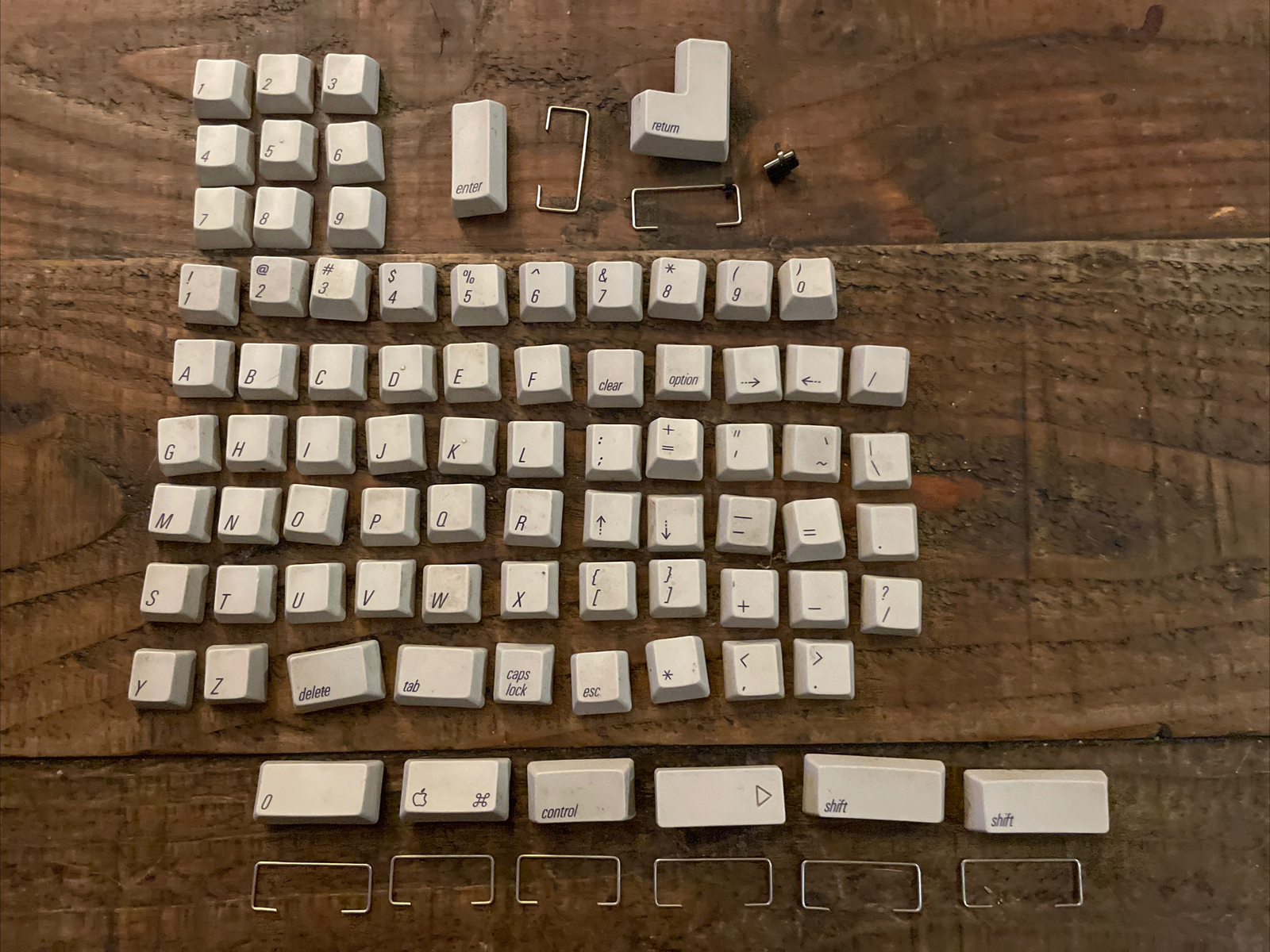 Apple M0116 Keyboard Key Caps. Single Caps. All In Excellent Condition.