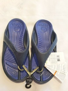crocs women's athens flip flops