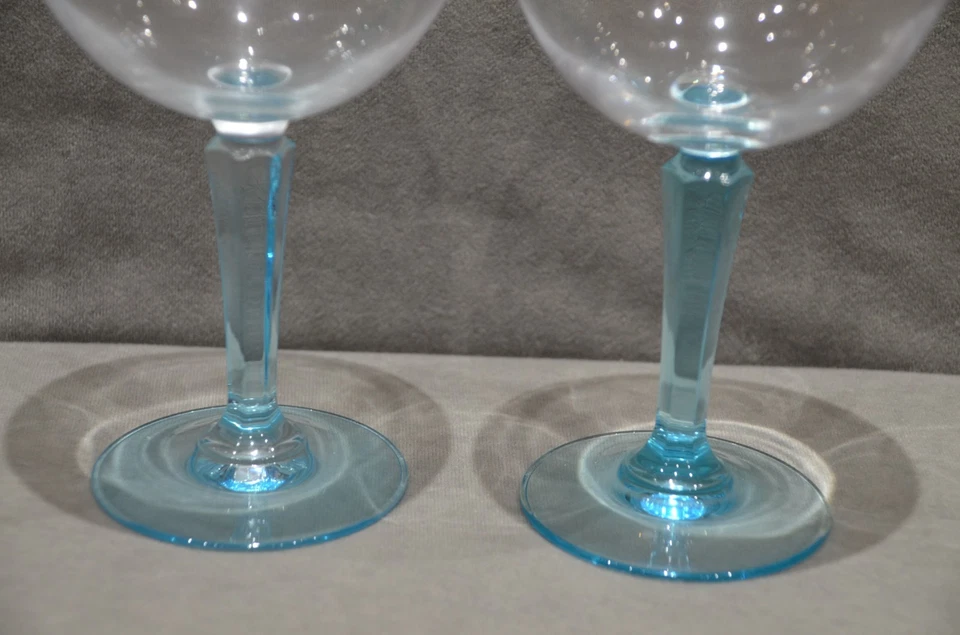 2x Bombay Sapphire Balloon Gin Glass Bowl Goblet Blue Stem 62cl 620ml BRAND NEW - Image 4 of 4