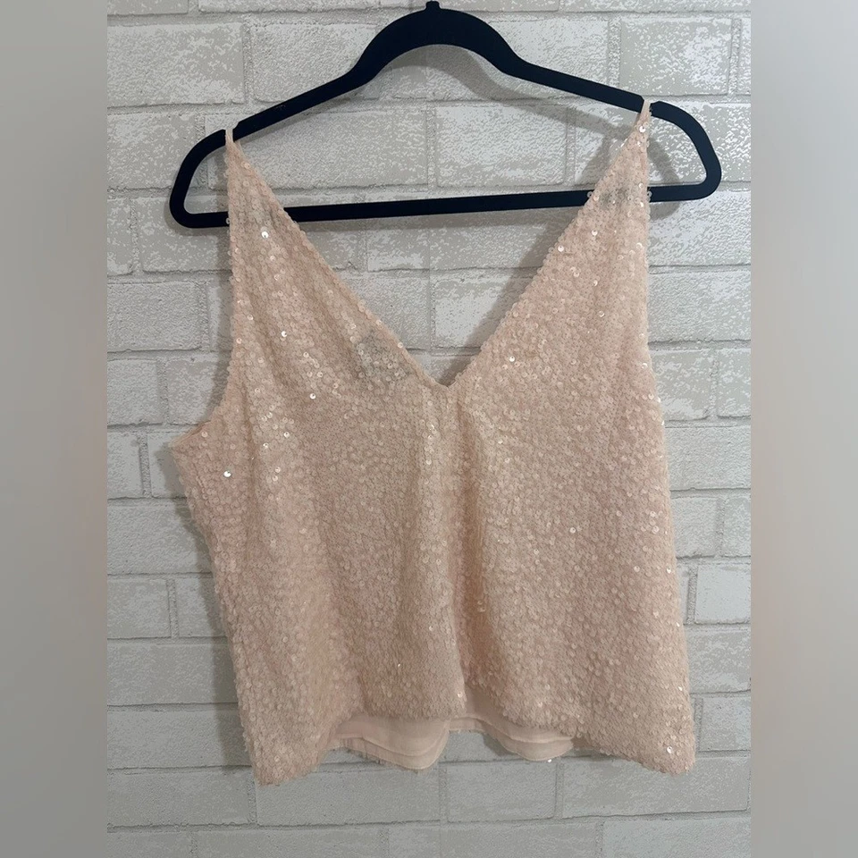 J. Camisola Crew Brillante Crema Lentejuelas Corte Cuello en V Correas Delgadas Talla M #1943 Foto 2 de 4