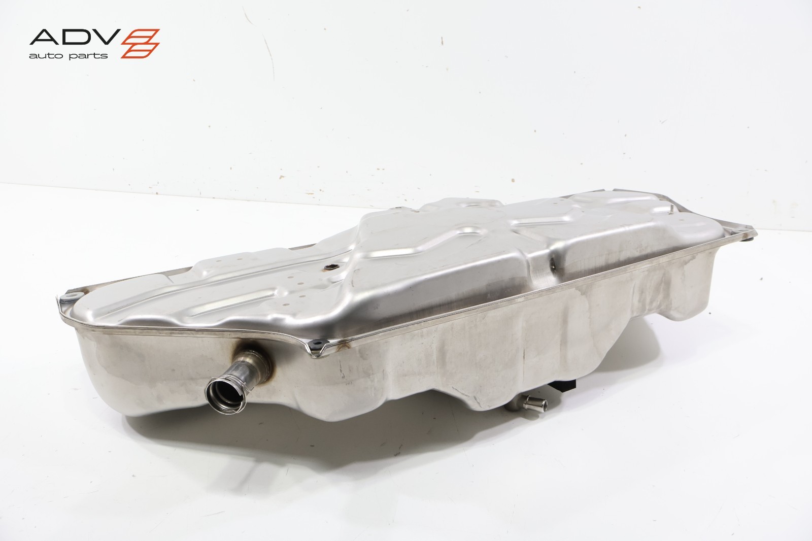 2014 - 2020 BMW i8 I12 FUEL GAS TANK RESERVOIR OEM