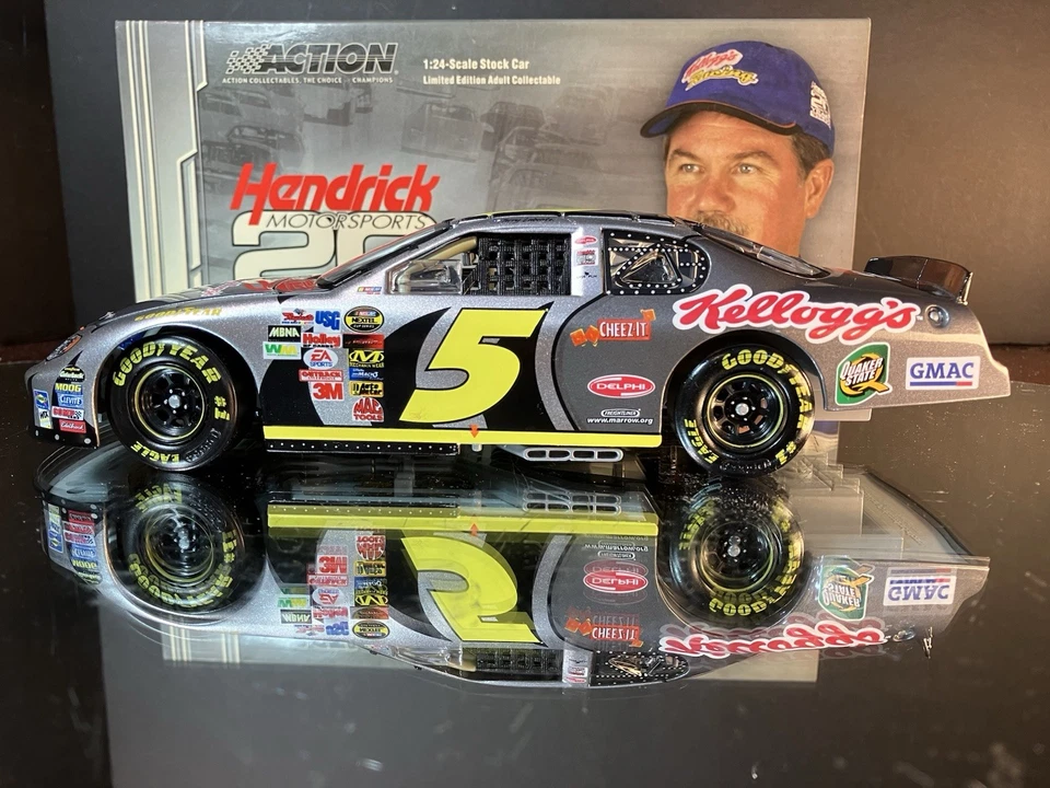 Terry Labonte #5 Kellogg's HMS 20th Anniversary 2004 Chevrolet Monte Carlo 1:24 - Image 2 of 4