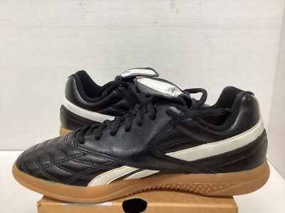Reebok Campio TD Indoor Mens cleat #19-95578 Size 7 Black/white