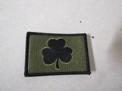 PATCH HOOK & LOOP 3 LEAF CLOVER BLACK BORDER
