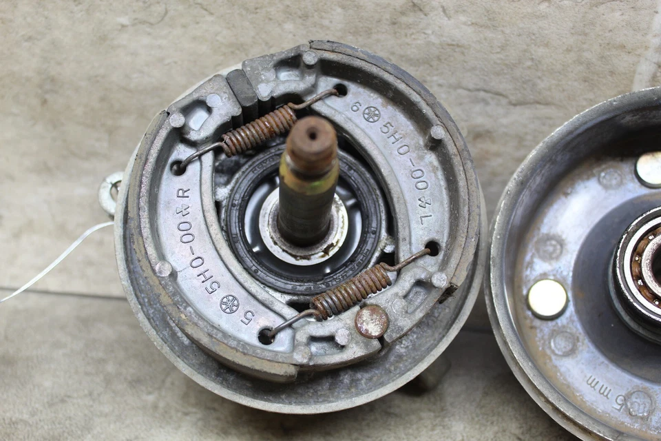 92-01 TAMBOR FRENO DELANTERO DERECHO YAMAHA BADGER 80, placa de respaldo de freno de nudillo  Foto 4 de 4