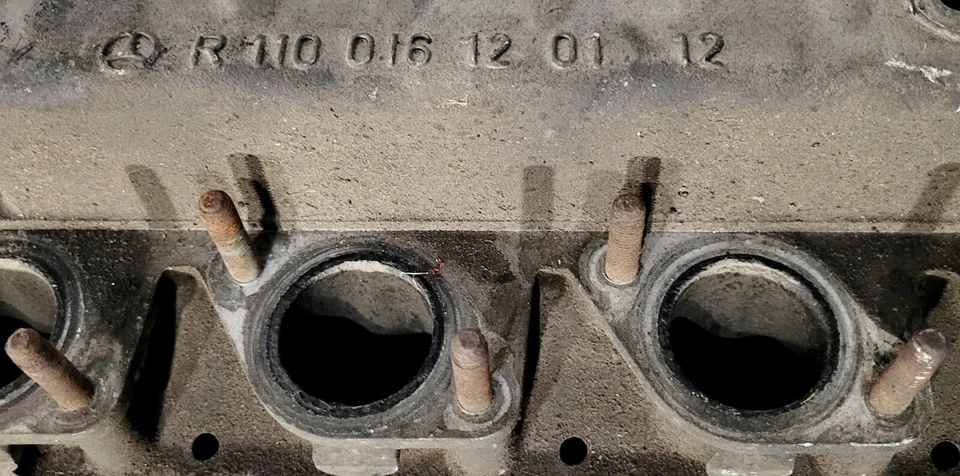 Mercedes Benz m110 engine 2 valve cylinder head R110016120112 W114 280C - Image 2 of 4