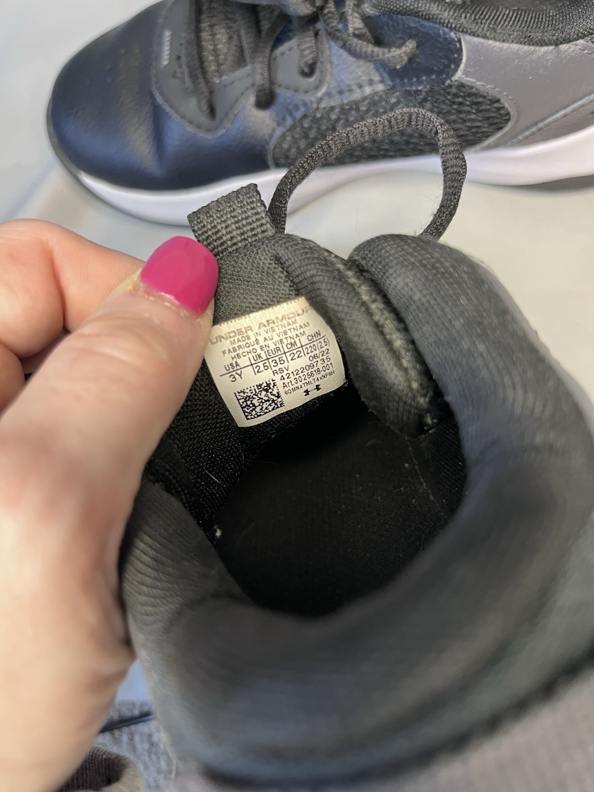 Youth Under Armour Basketball Shoes  Sz 3 Lockdown Black/white Athletic Running thumbnail 12